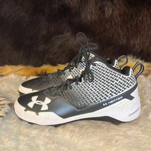 Under Armour shoes with cleats 10.5 (6024) - Picture 6 of 9